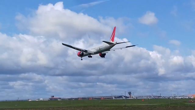 Боинг 777-300ER "Royal Flight " "VQ-BGL" посадка в Международном Аэропорту Шереметьево SVO. смотреть онлайн