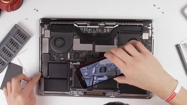 ?Вскрываем и чистим MacBook Pro?Все поколения?Скажем "НЕТ!" Сервисным центрам смотреть онлайн