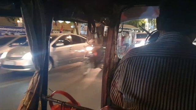 newyears eve on a tuktuk adventure in the capital of Cambodia смотреть онлайн