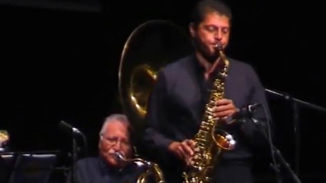 the CLASSIC JAZZ FIVE - You' re driving me crazy смотреть онлайн