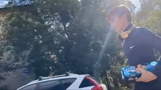 Сделал брату подарок смотреть онлайн