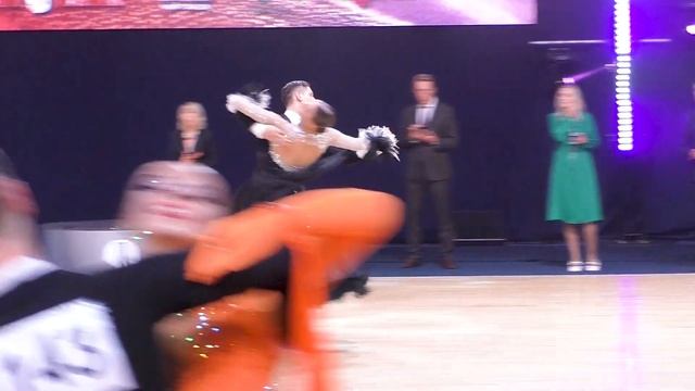 Взрослые St (Open): медленный вальс, танго, венский вальс, медленный фокстрот, квикстеп (24.09.2023 смотреть онлайн