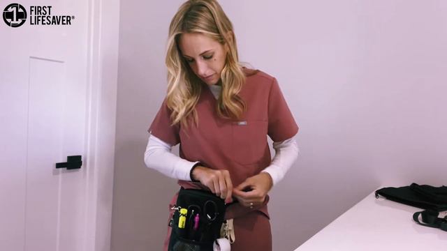 First Lifesaver 4-in-1 Convertible Nurse Fanny Pack смотреть онлайн