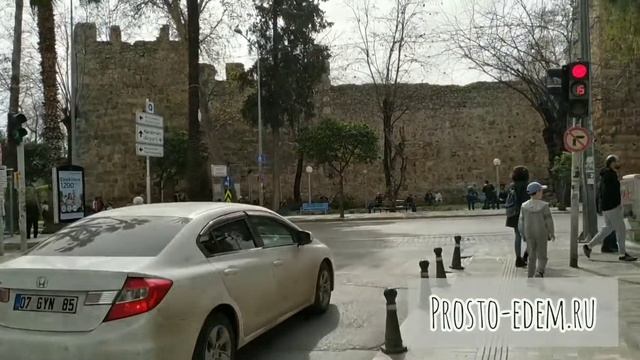 Как доехать из района Лара до ворот Адриана в Анталии смотреть онлайн