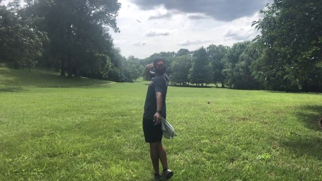 How to Throw Forehands Farther | Disc Golf for Beginners смотреть онлайн