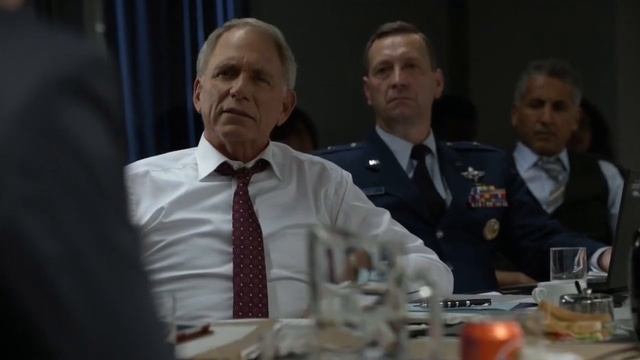 HOMELAND S05E01 KUR'ANA BUYUK HAKARET смотреть онлайн