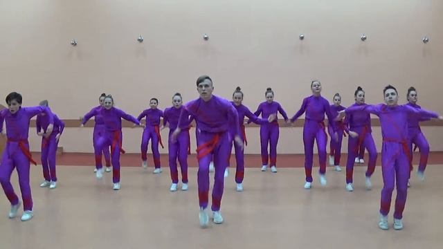 Студия эстрадного танца "Фаворит" танец "Рагга Бум" смотреть онлайн