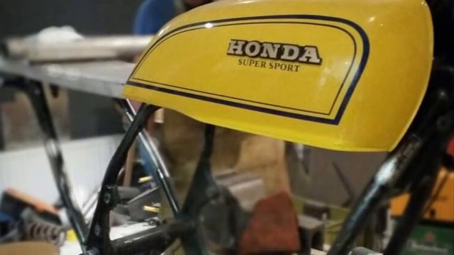 Cafe Racer (Honda CB 750 by Wrench Kings) смотреть онлайн