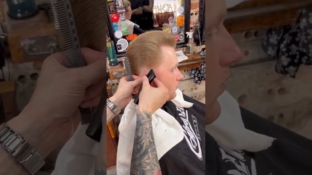Стрижка помпадур #haircut #hairstyle #oldschool смотреть онлайн
