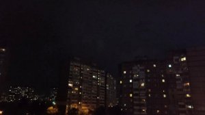 НОЧЬЮ КИЕВ НАКРЫЛИ МОЩНЫЕ ГРОЗЫ, НЕБО «ГОРЕЛО» ОТ МОЛНИЙ