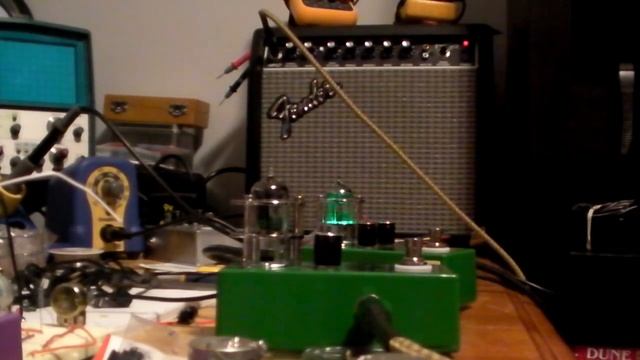 Stunt Monkey Pedals - Tone Grenade - Strat смотреть онлайн