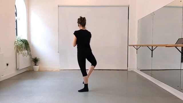Pas De Bourrée En Tournant | Ballet Tutorial смотреть онлайн
