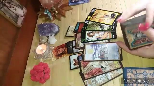 4ДАМЫ. Стоит ли с ней "замутить"? Онлайн гадание для МУЖЧИН. смотреть онлайн