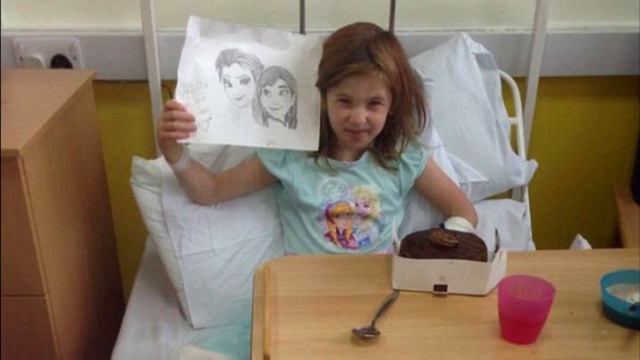 Эта девочка страдает от заболевания, у которого даже нет названия! смотреть онлайн