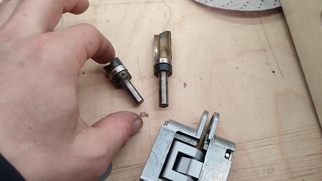 Шаблоны скрытых петель, фрезы для петель, пылесос для столярки, фиксация деталей. смотреть онлайн