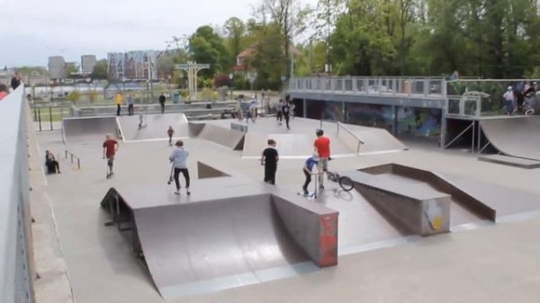 Всё когда то бывает в первый раз. All when the case in the first time!!!Настя с братом на прогулке😊