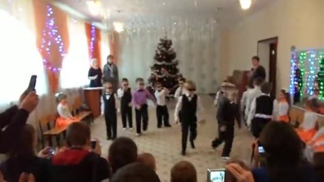 я в детском саду зажигаю смотреть онлайн