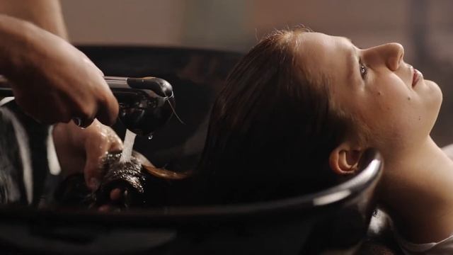 Advance Techniques HAIR TUTORIAL Cu George Cozma - Absolute Nourishment