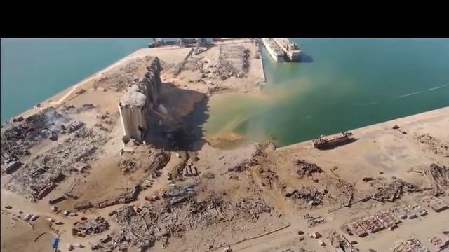 Разрушенный Бейрут (порт) с высоты птичьего полета! смотреть онлайн