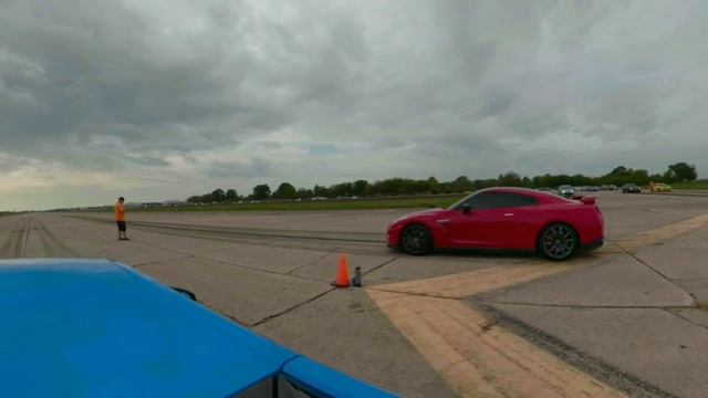 2014 FBO E85 Nissan GTR vs 2017 Audi R8 V10+ at 1/2 mile NFZ Midwest airport runway смотреть онлайн