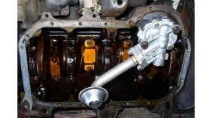 после 2000 оборотов загорается лампа давления масла