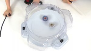 Beyblade Burst. Бейблэйд Берст. Новый волчок Valkyrie God Layer Holy Knight против God Valkyrie