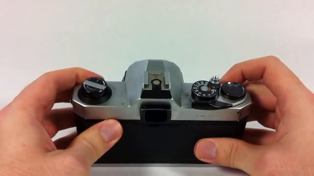 How to Load and Unload 35mm Film смотреть онлайн