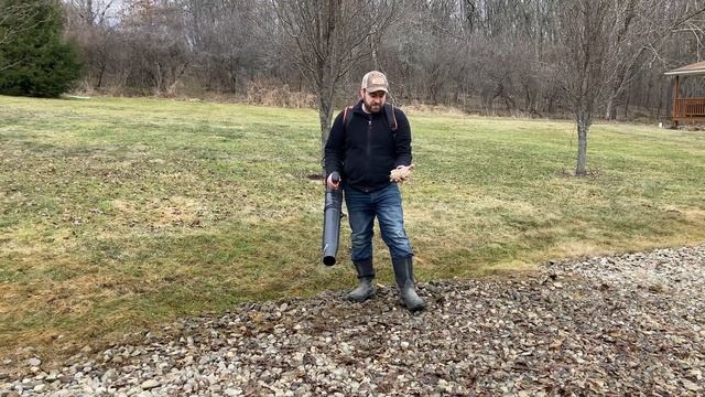 Stihl BR800 - it blows rocks too! смотреть онлайн