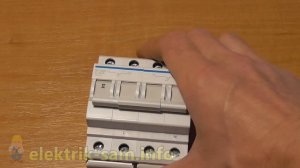 Реверсивный переключатель рубильник Hager SF263 для подключения генератора - обзор