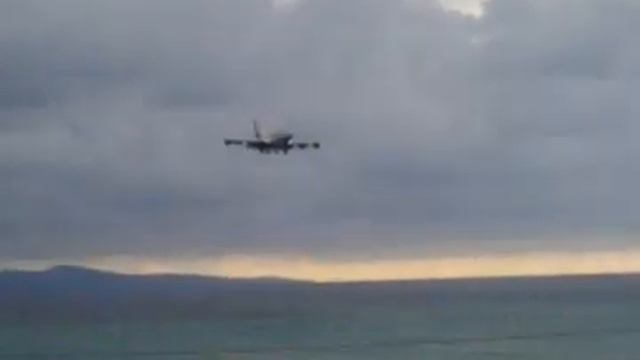 Virgin Atlantic landing in Montego Bay's Sangster International Airport on 11th September 2010 смотреть онлайн