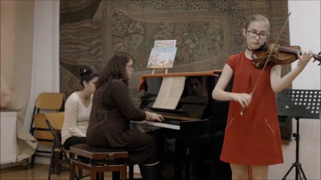 W A  Mozart - Divertimento K334, 3rd Movement - Menuetto