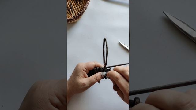 Плетение корзинки, для подачи хлеба. Овальное дно.Имитация корневого плетения. смотреть онлайн