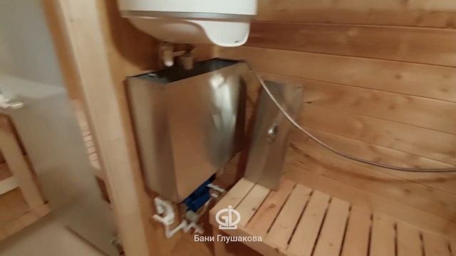 Баня бочка с душем из термодоски в благородном тёмно-синем цвете смотреть онлайн