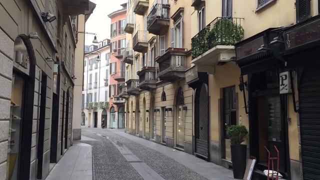 Brera District in Milan смотреть онлайн