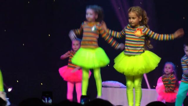 Новогодние игрушки - ТОДЕС смотреть онлайн