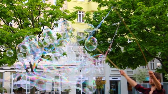 мыльные пузыри шоу мыльных пузырей развлечения для детей / soap bubbles - video for kids смотреть онлайн