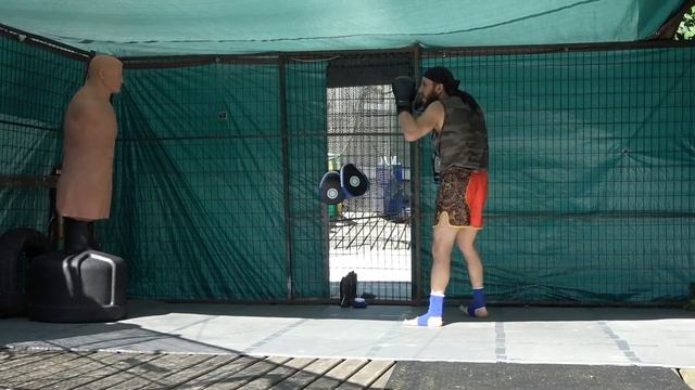Workout on The Century BOB XL Body Opponent Bag -- Part 15. ( 5 Rounds of Muay Thai. ) смотреть онлайн