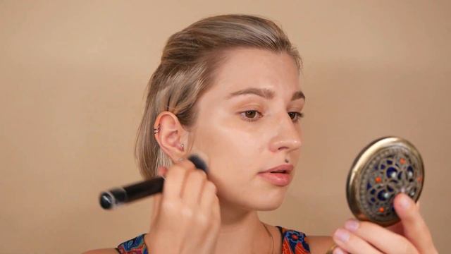 How To Apply BB Cream Evenly (With Brush) смотреть онлайн