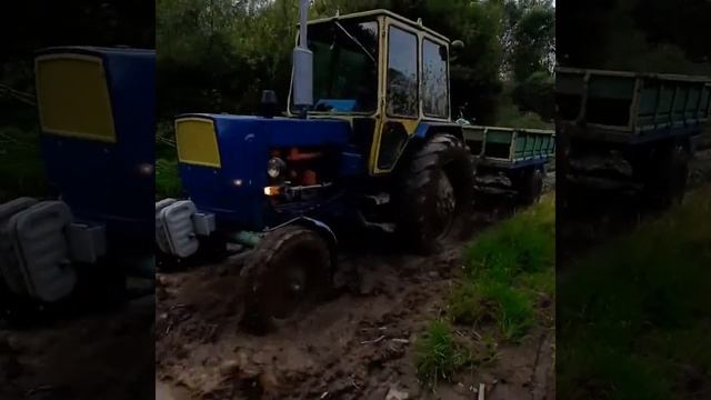 Трактор ЮМЗ-6, бездорожье, деревня, грязь. смотреть онлайн