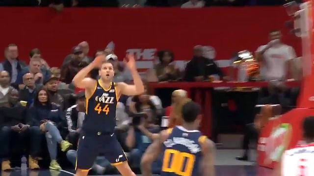 Isaac Bonga For the Heads Up Play of the Day! смотреть онлайн