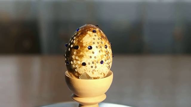 Перепелиное яйцо со стразами смотреть онлайн