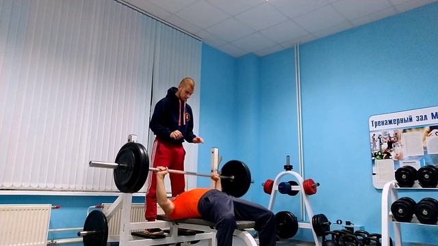 Жим лёжа с весом штанги 135 кг и 110 кг! Строгий жим гири 37 кг в солдатской стойке! смотреть онлайн