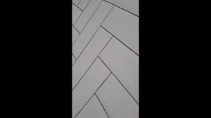 Плитка ёлочкой на стене. Раскладка плитки ёлочкой на стене.Внешний угол плитки при раскладке ёлочко