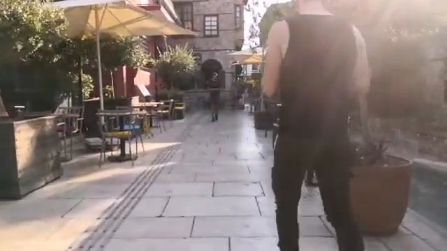 A tour of the Old Town and Hadrian's Gate смотреть онлайн