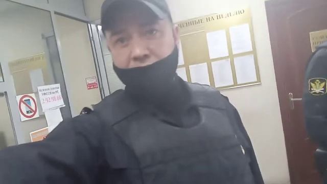 Пристав не пускает представителя в суд без каких то оснований смотреть онлайн