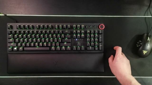 Razer Huntsman V2 (Red Switch) и Razer Goliathus Chroma Extended чем больше подсветки тем круче?