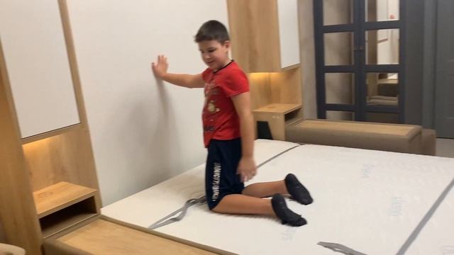 МОДУЛЬ-ТРАНСФОРМЕР 1.1, МЕСТА ДЛЯ ХРАНЕНИЯ МНОГО НЕ БЫВАЕТ смотреть онлайн