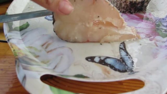 Щука на мангале в походных условиях. Свежая щука на костре. Готовит на природе. смотреть онлайн