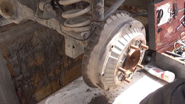 Замена подшипника полуоси Нива Chevrolet. Обслуживание заднего моста, тормозные цилиндры. смотреть онлайн