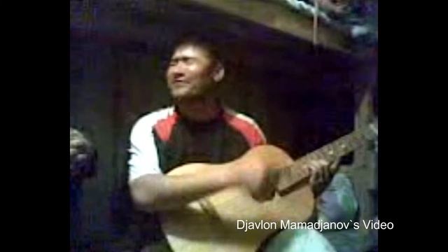 2010. Центральная Азия. Парень поет песню Modern Talking. смотреть онлайн